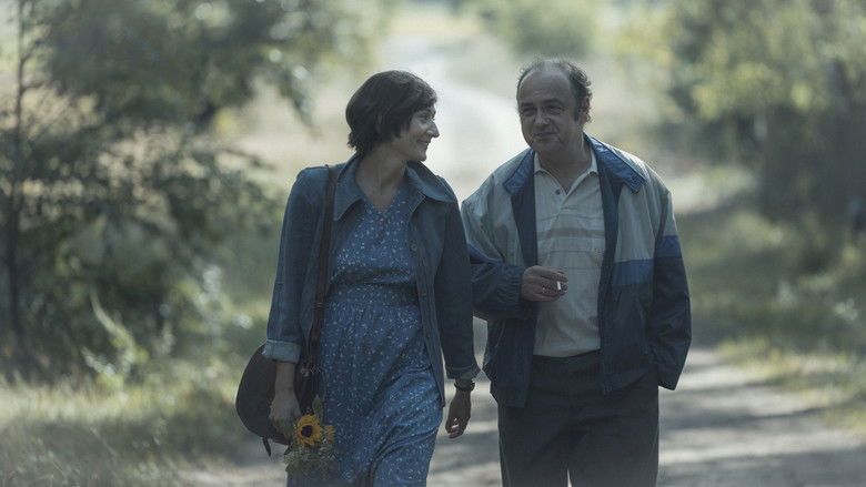 кадр из фильма Nasza rewolucja. Historia miłości Grażyny i Jacka Kuroniów