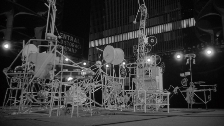 кадр из фильма Mickey One