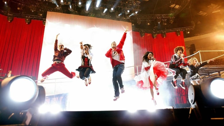 кадр из фильма High School Musical: The Concert