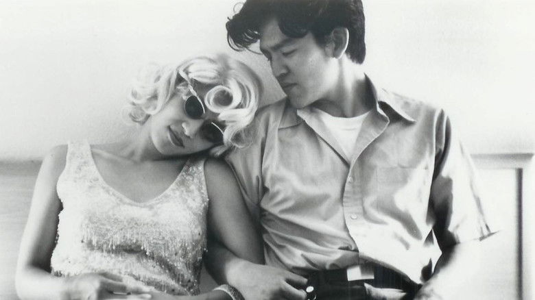 кадр из фильма Shopping for Fangs