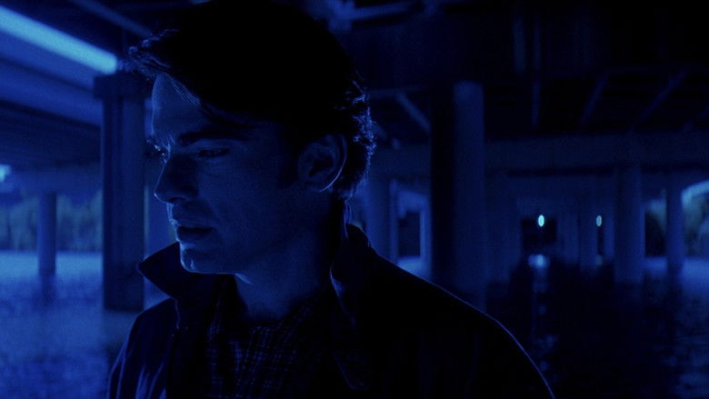 кадр из фильма Там внутри