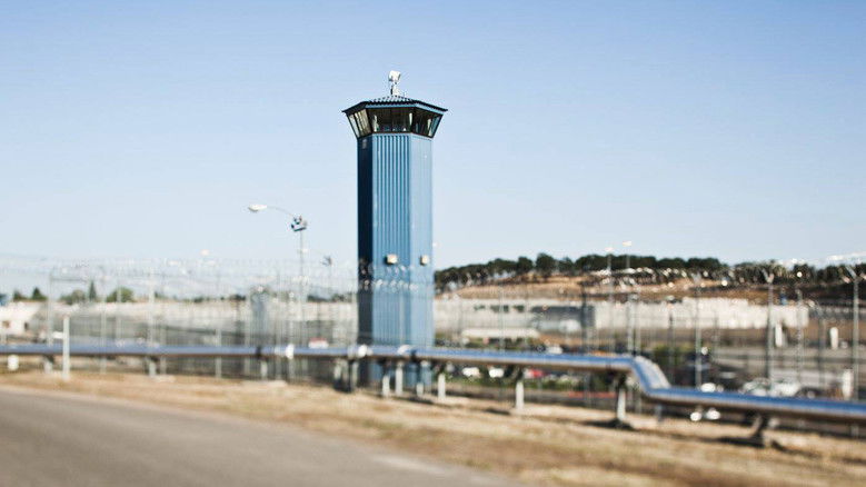 кадр из фильма The Work