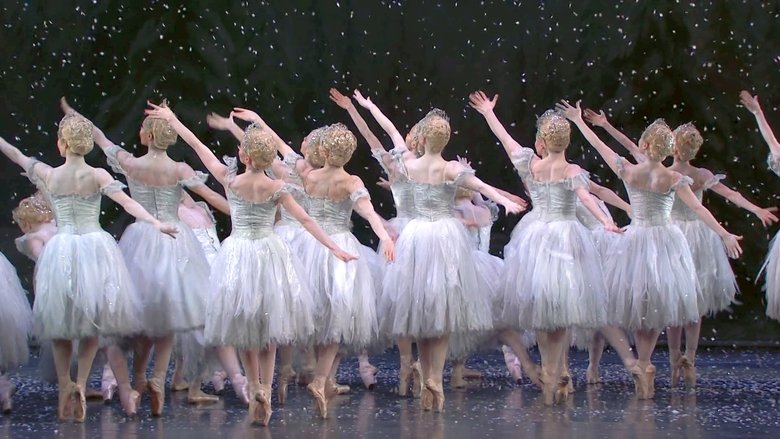 кадр из фильма The Royal Ballet: The Nutcracker