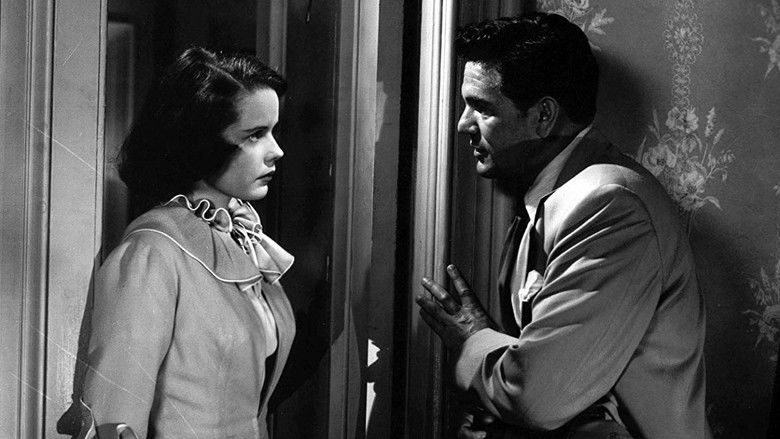 кадр из фильма Сила зла