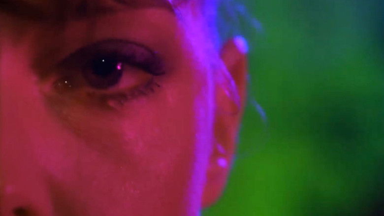 кадр из фильма Les vacances continuent