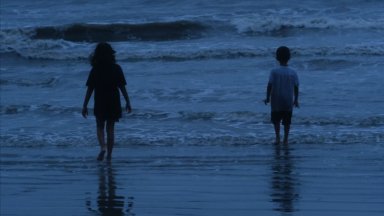 кадр из фильма When I Look at the Horizon