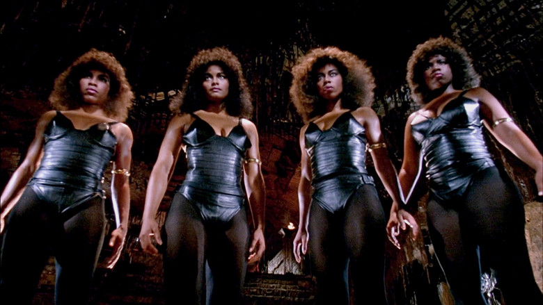 кадр из фильма Доспехи Бога