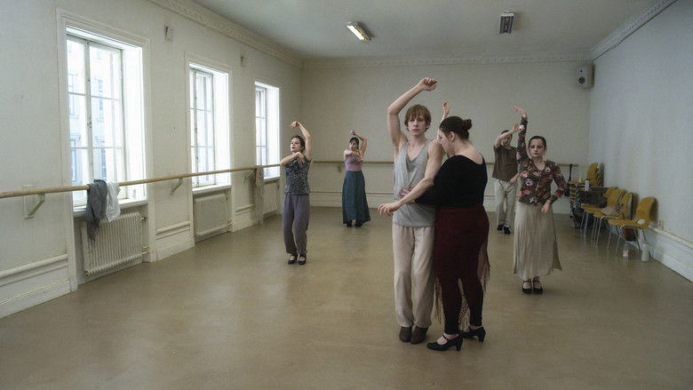 кадр из фильма Голубь сидел на ветке, размышляя о бытии