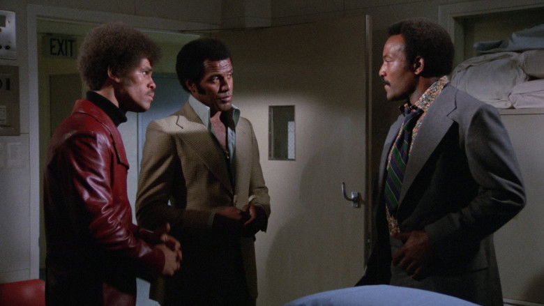 кадр из фильма Тернистый путь троих