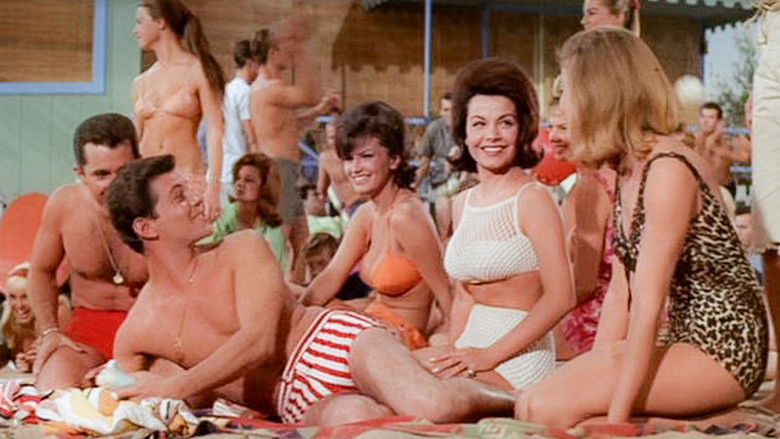 кадр из фильма Мускулы на пляже