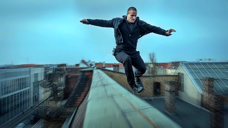 кадр из фильма Слуги войны