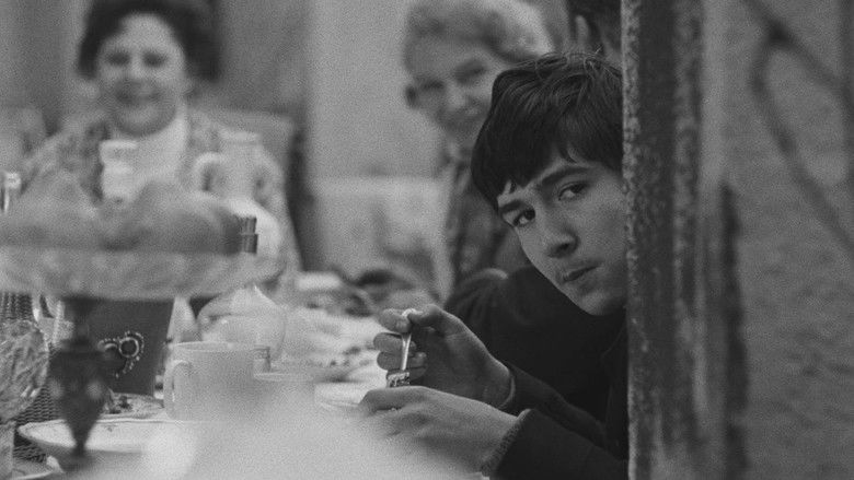 кадр из фильма Долгие проводы