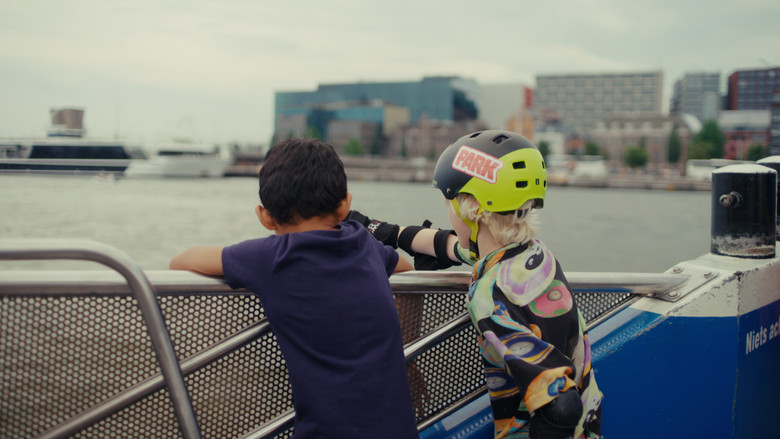 кадр из фильма De Kinderen van Amsterdam