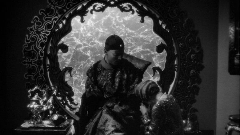 кадр из фильма Горький чай генерала Йена