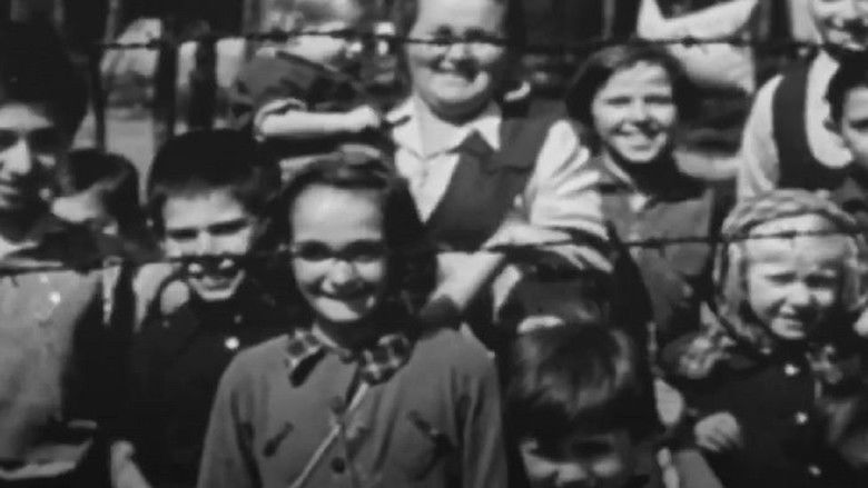 кадр из фильма Анна Франк. Параллельные истории