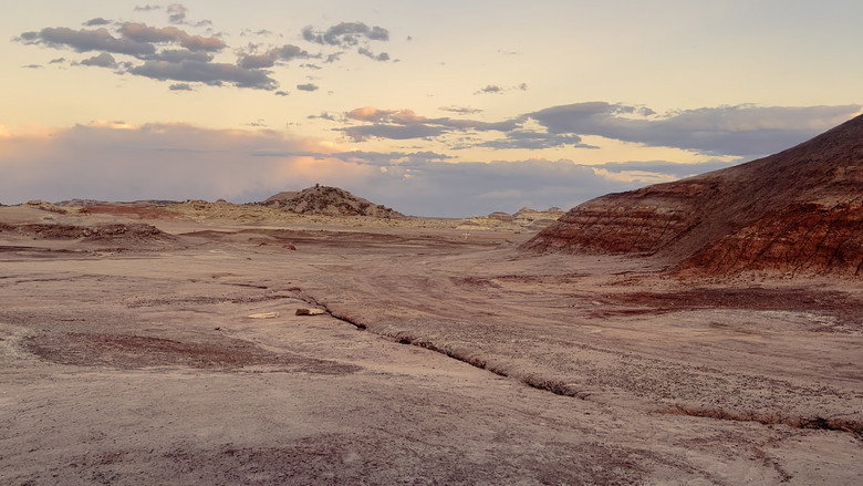 кадр из фильма A Planet Painted by Hand