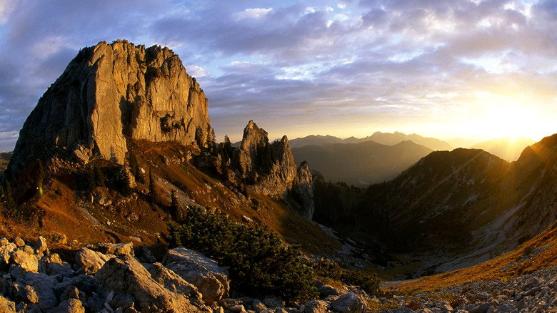 кадр из фильма National Geographic - Wilde Alpen