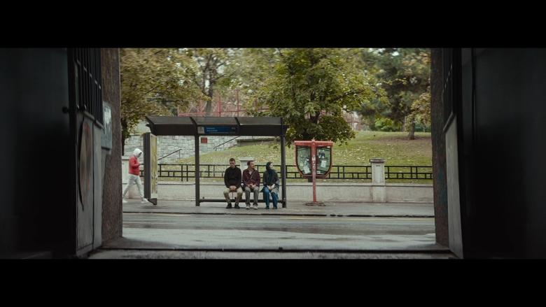 кадр из фильма Между Богами