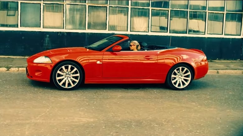 кадр из фильма Сука