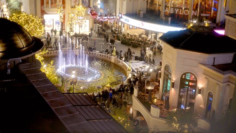 кадр из фильма Terry Tries to Find a Christmas Gift for His Nephew & Lena Goes on a Bumble Date With Tom