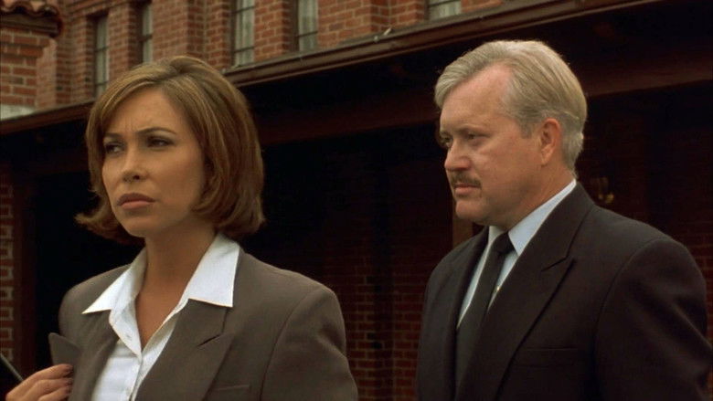 кадр из фильма Срочное погружение 2