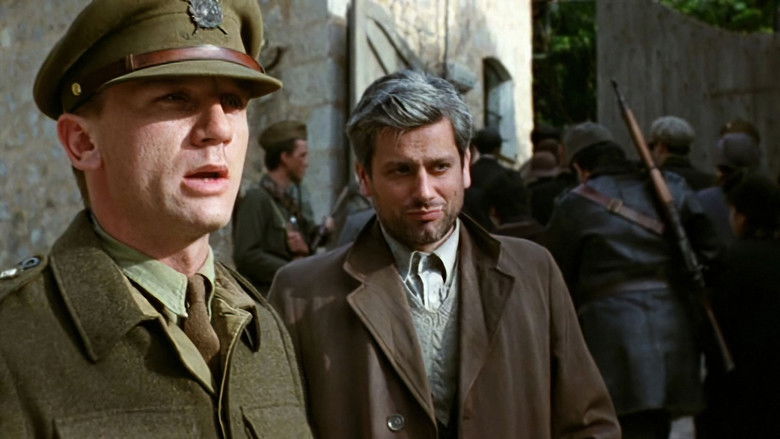 кадр из фильма Меч чести