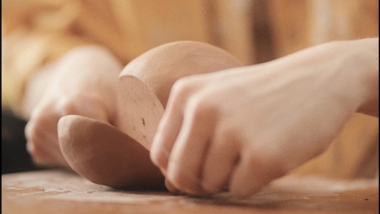 кадр из фильма Earth Works: A Potter's Story