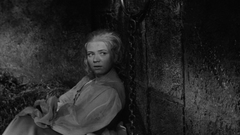 кадр из фильма Молот ведьм