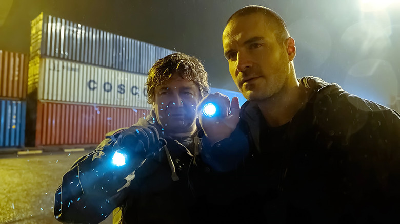 кадр из фильма Слуги войны