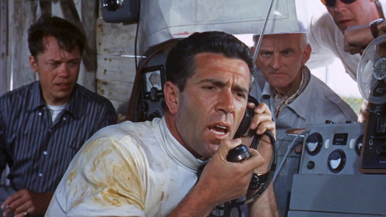 кадр из фильма Crack in the World