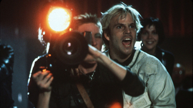 кадр из фильма Безумный Сесил Б.