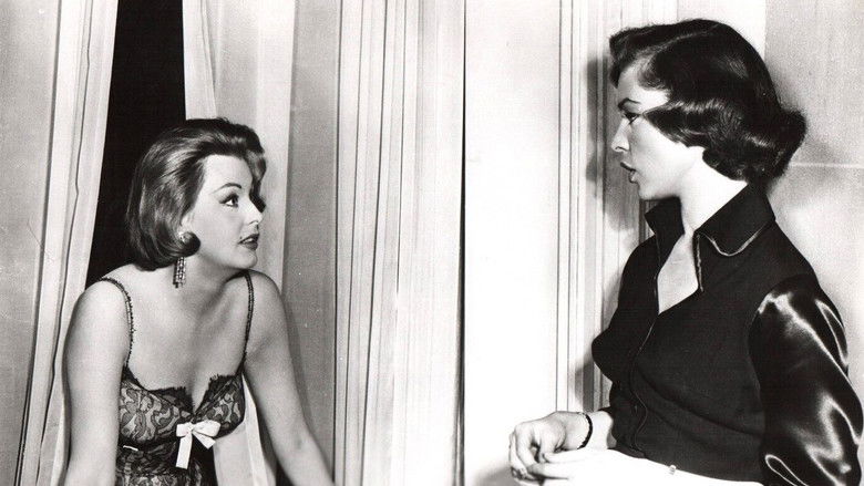 кадр из фильма Мир женщины