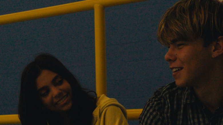 кадр из фильма Green Grass, Yellow Sun