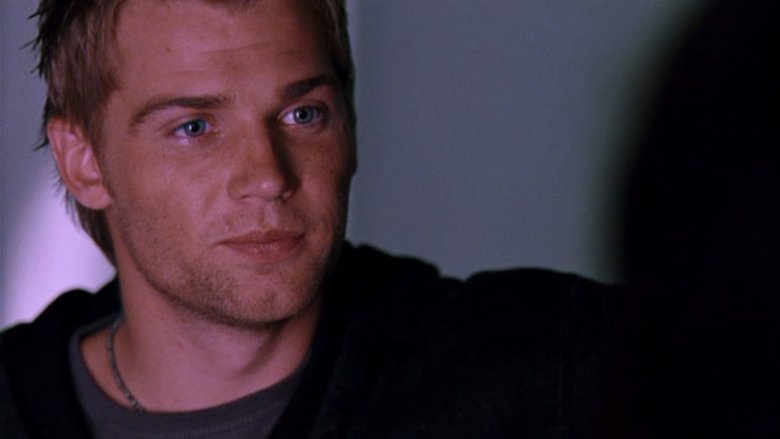 кадр из фильма Разверстые могилы