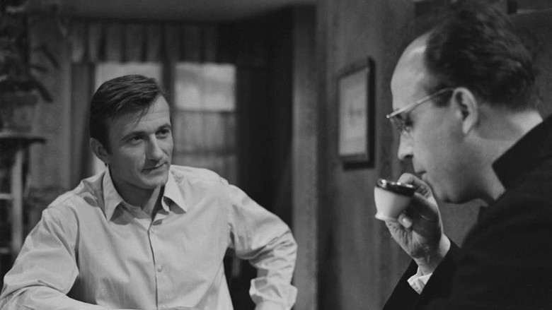 кадр из фильма Úřad