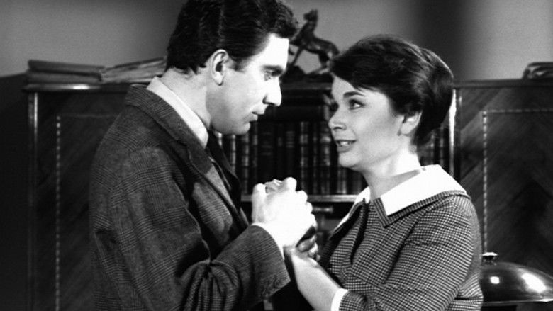 кадр из фильма Μια Του Κλέφτη...