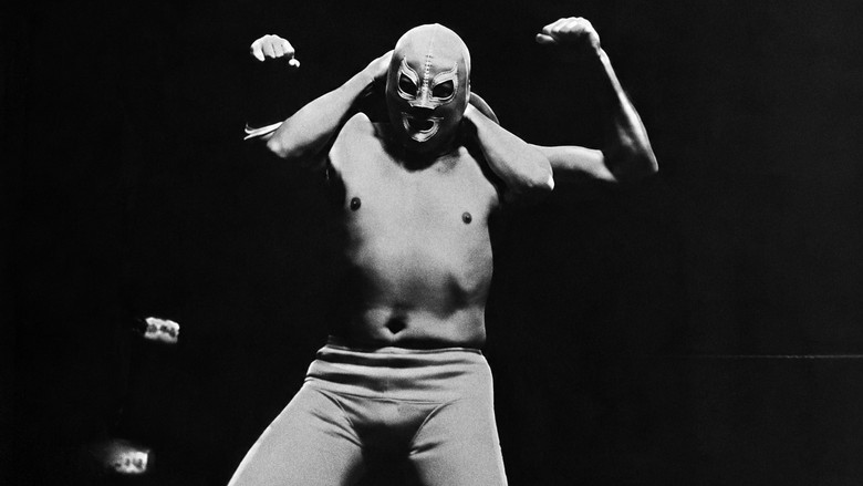 кадр из фильма Santo en el misterio de la perla negra
