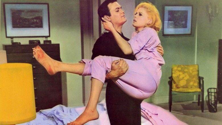 кадр из фильма Только не с моей женой, не смей!