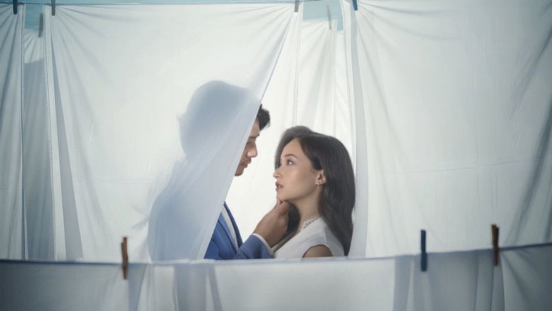 кадр из фильма Musuh Dalam Selimut