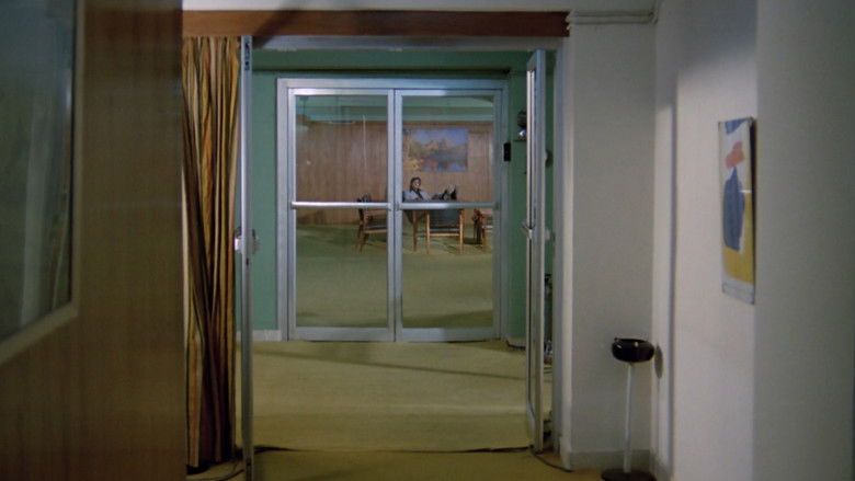 кадр из фильма Стена