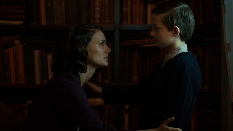 кадр из фильма Повесть о любви и тьме