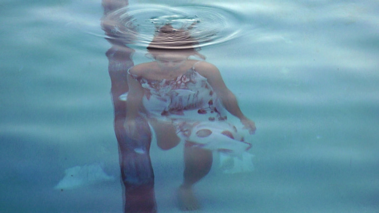 кадр из фильма While the Green Grass Grows: A Diary in Seven Parts