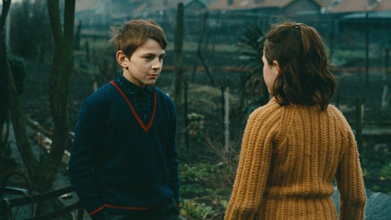 кадр из фильма Обнаженное детство