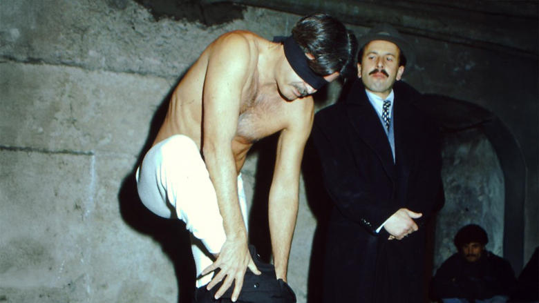 кадр из фильма Karartma Geceleri