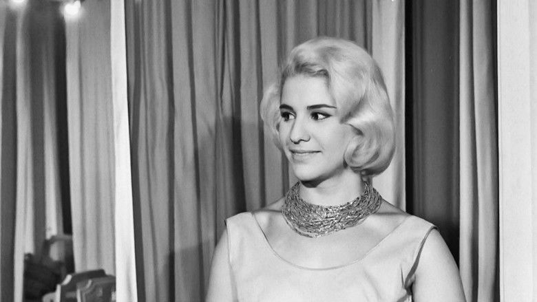 кадр из фильма Ποια Είναι Η Μαργαρίτα