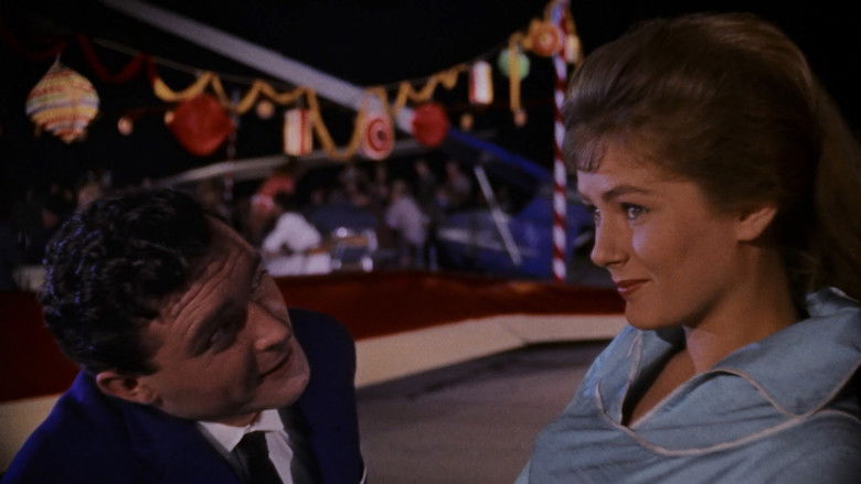 кадр из фильма Любовь и мода