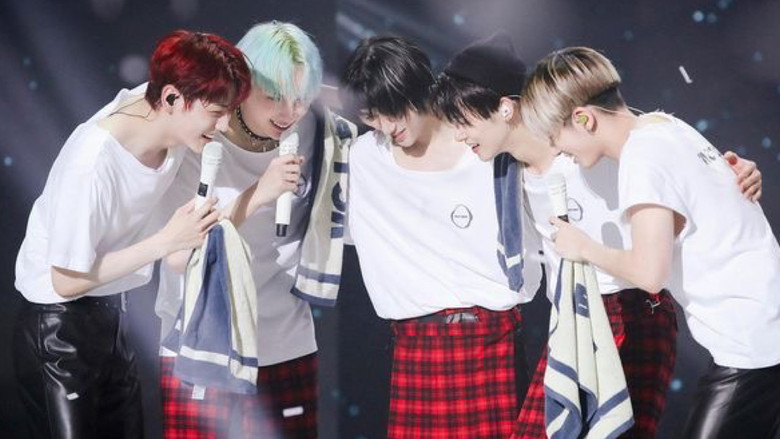 кадр из фильма TOMORROW X TOGETHER LIVE 'ACT:BOY'