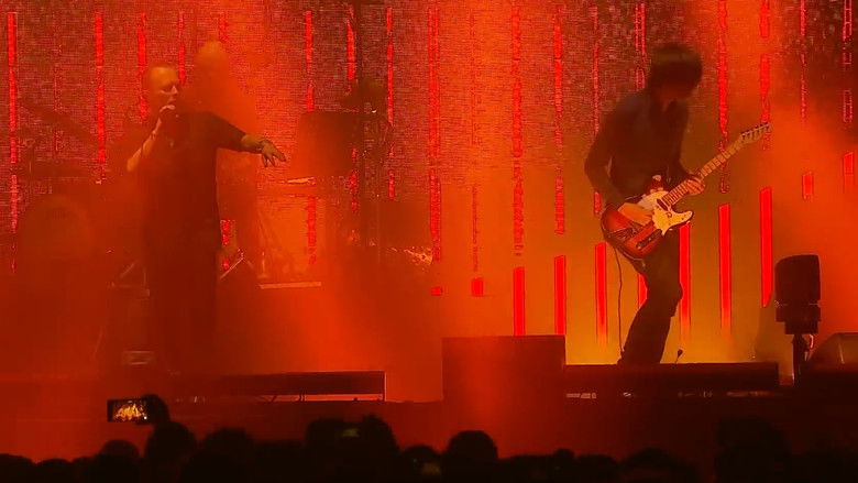 кадр из фильма Radiohead: Coachella Valley Music and Arts Festival 2017