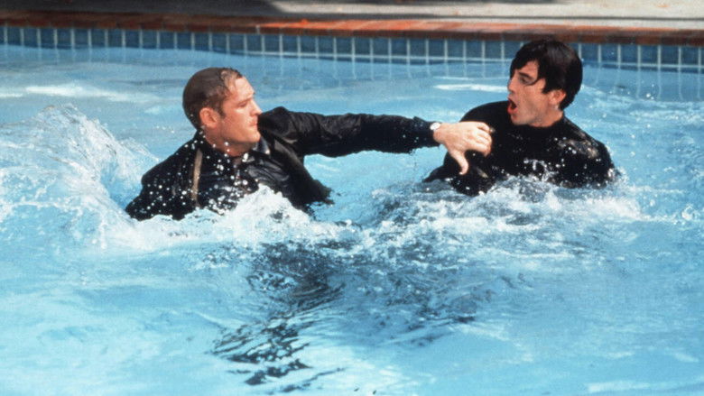 кадр из фильма Смертельная связь