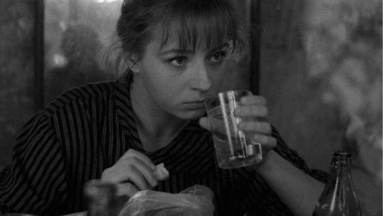 кадр из фильма Первый этаж